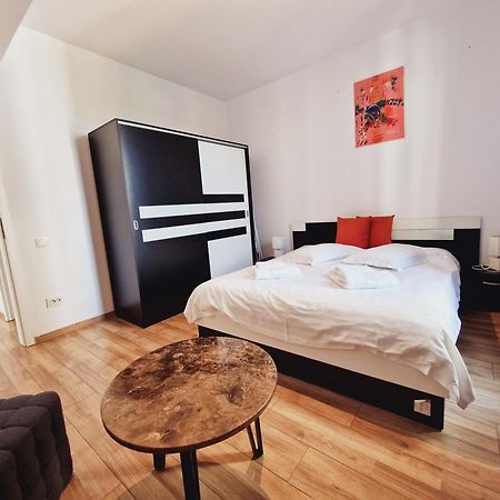 Ultracentral 5* Boutique Hotel Style Apartment. Brand New. 2 Rooms. Spacious. Free Parking クルージュ＝ナポカ エクステリア 写真