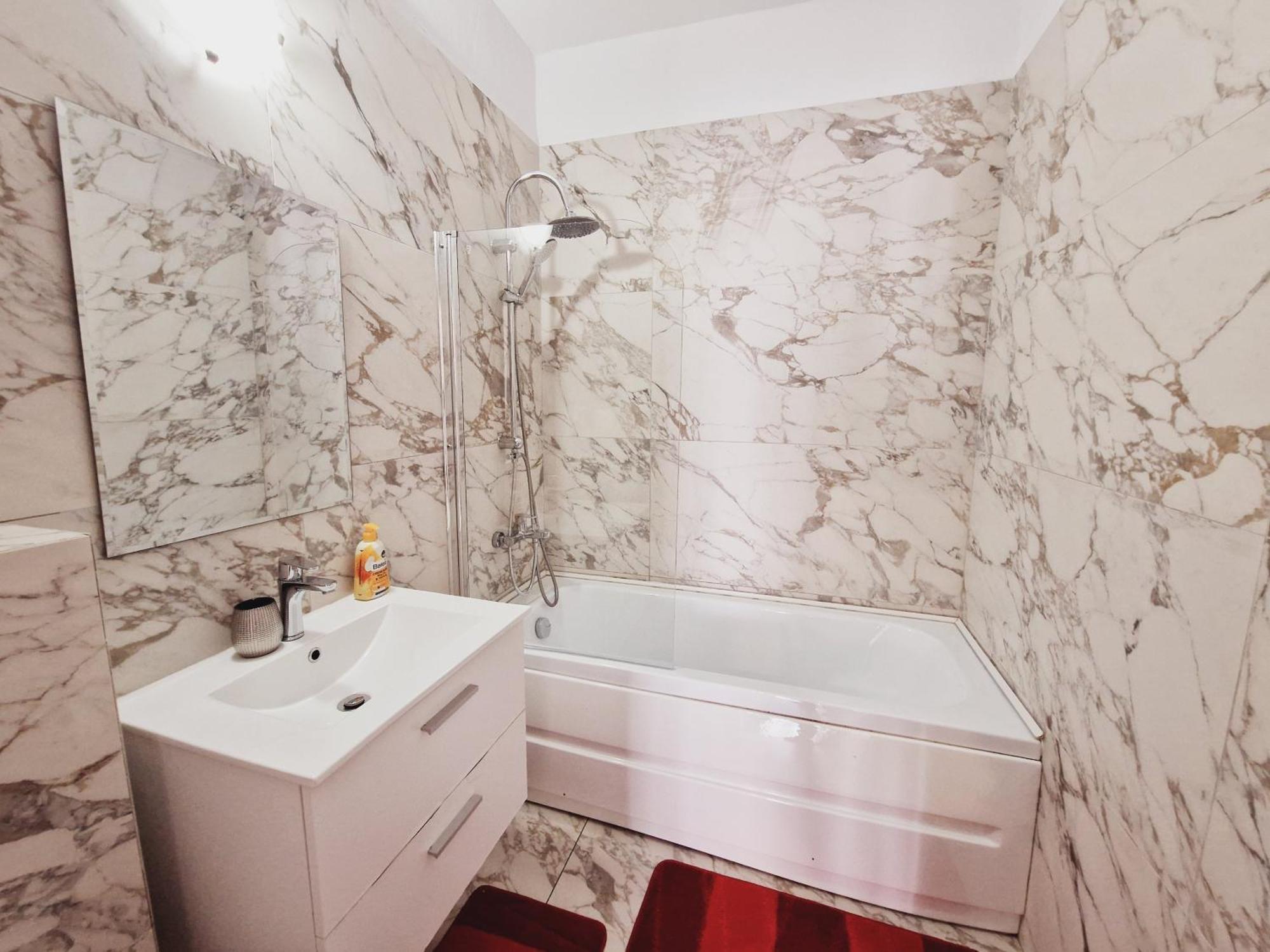 Ultracentral 5* Boutique Hotel Style Apartment. Brand New. 2 Rooms. Spacious. Free Parking クルージュ＝ナポカ エクステリア 写真